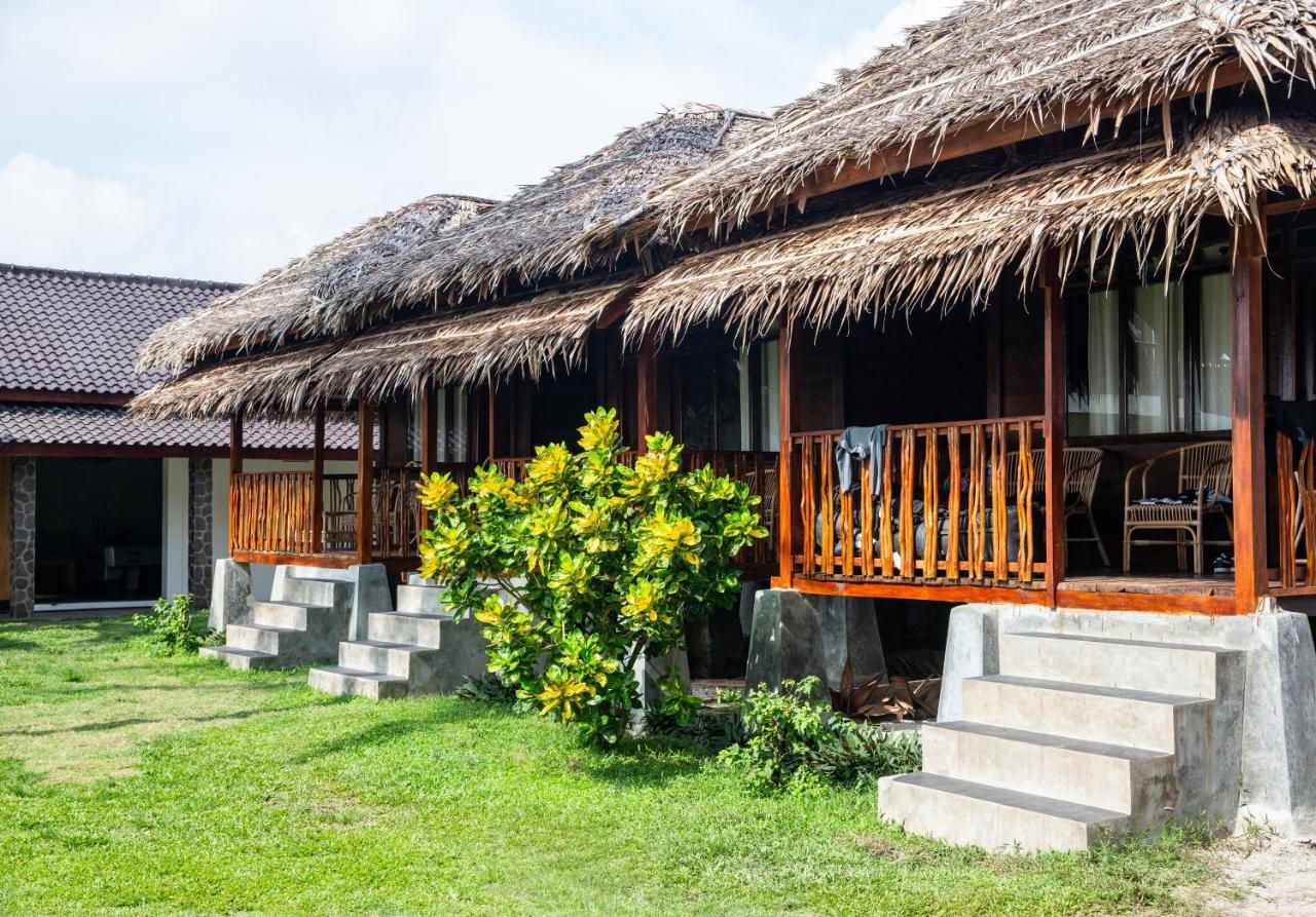 The Ujung Bocur Bungalows Krui 외부 사진
